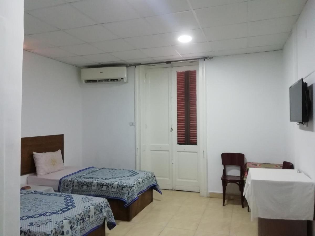 Claridge Hostel *