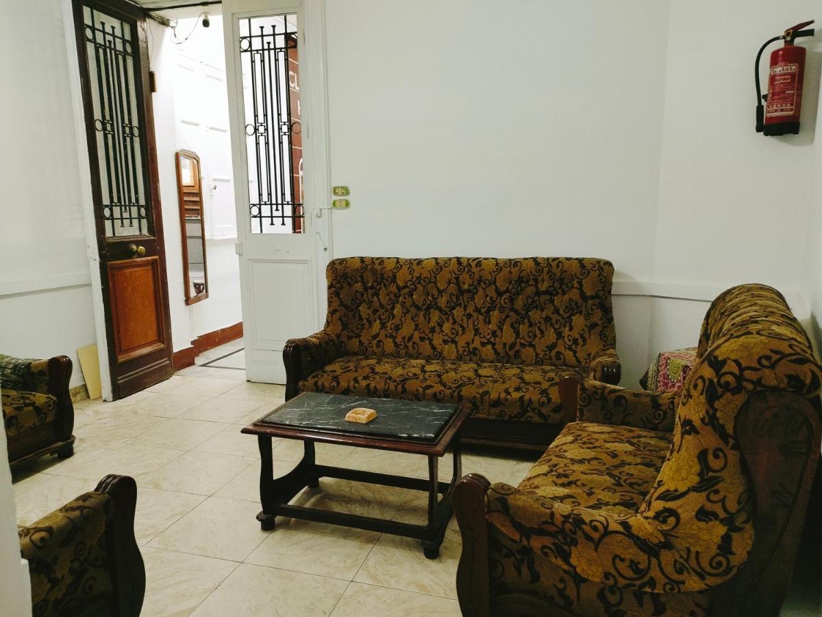 Claridge Hostel *
